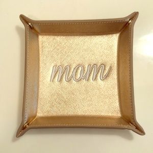 ✨💕”MOM” jewelry holder💕✨